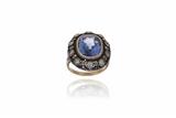 Anello con pietra e diamanti - Asta Preziosi Anello con pietra e diamanti - Asta Preziosi