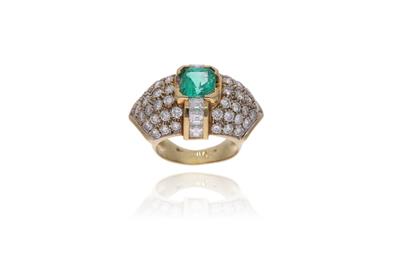 Anello con diamanti e smeraldo - Asta Preziosi