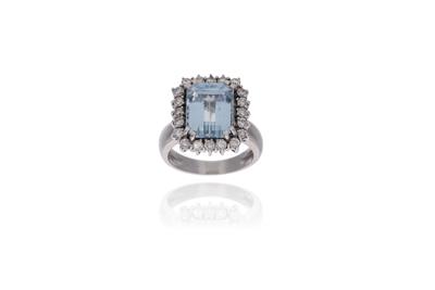 Anello con pietra e diamanti - Asta Preziosi