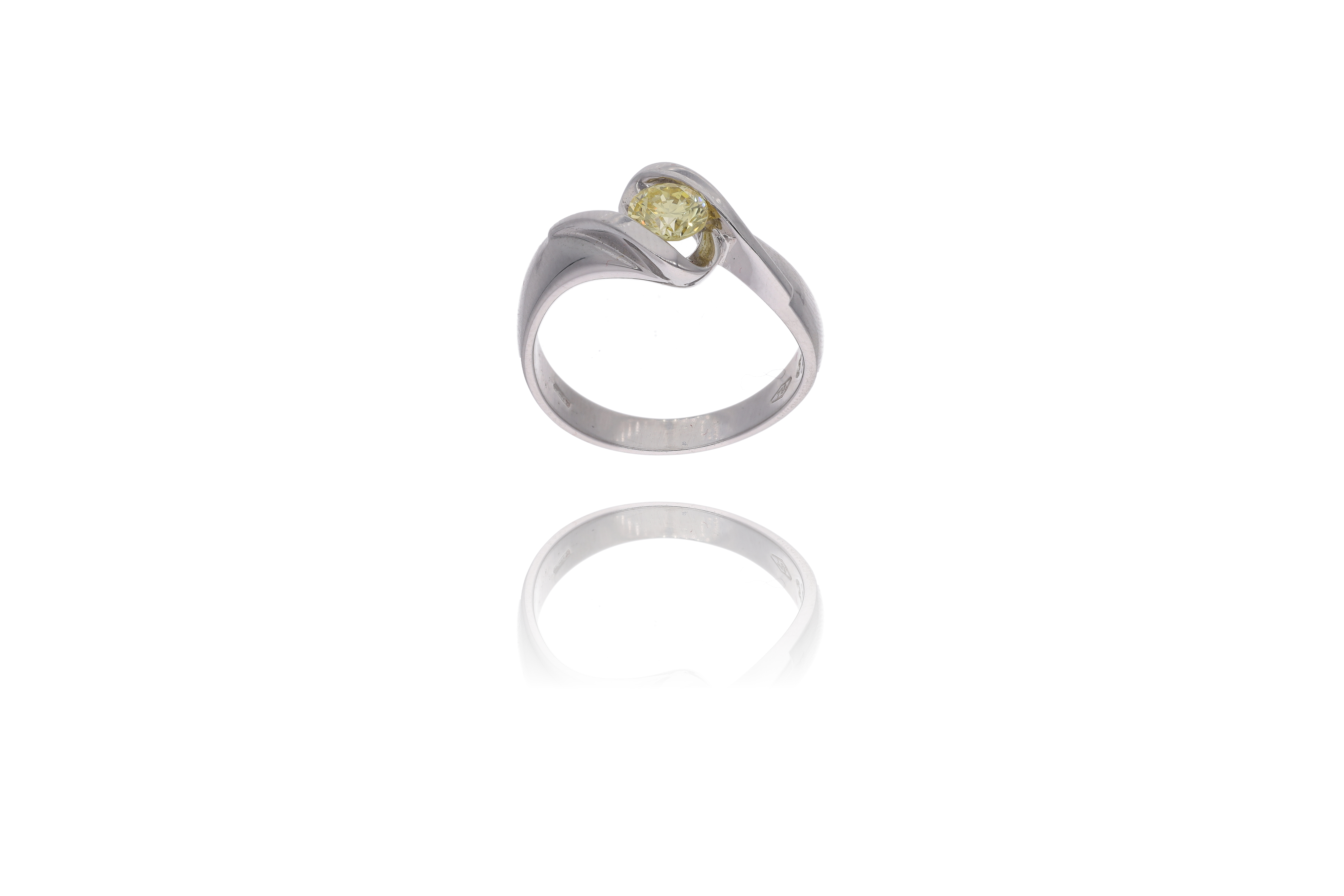 Anello con diamante giallo - Asta Preziosi