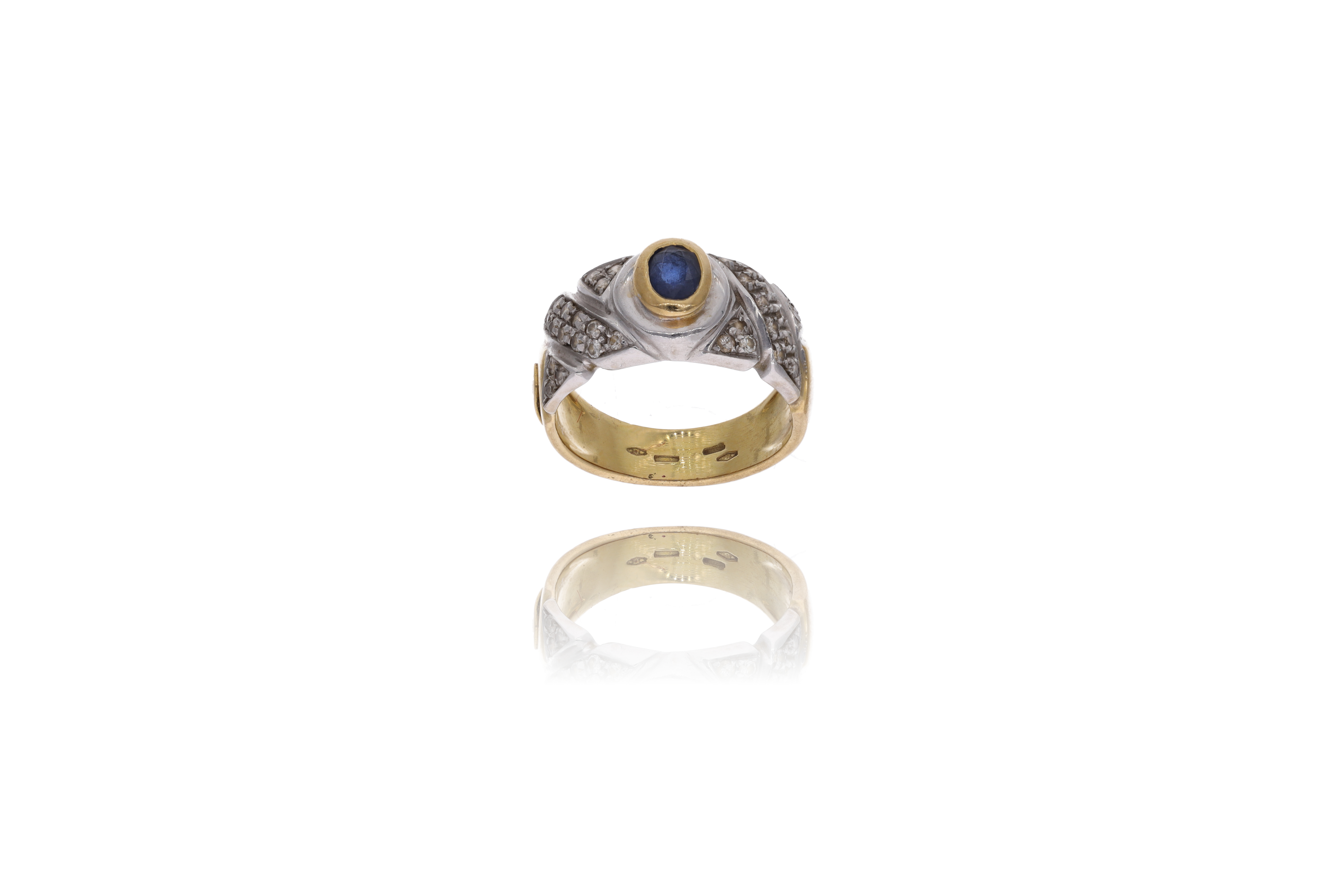 Anello con zaffiro e diamanti - Asta Preziosi