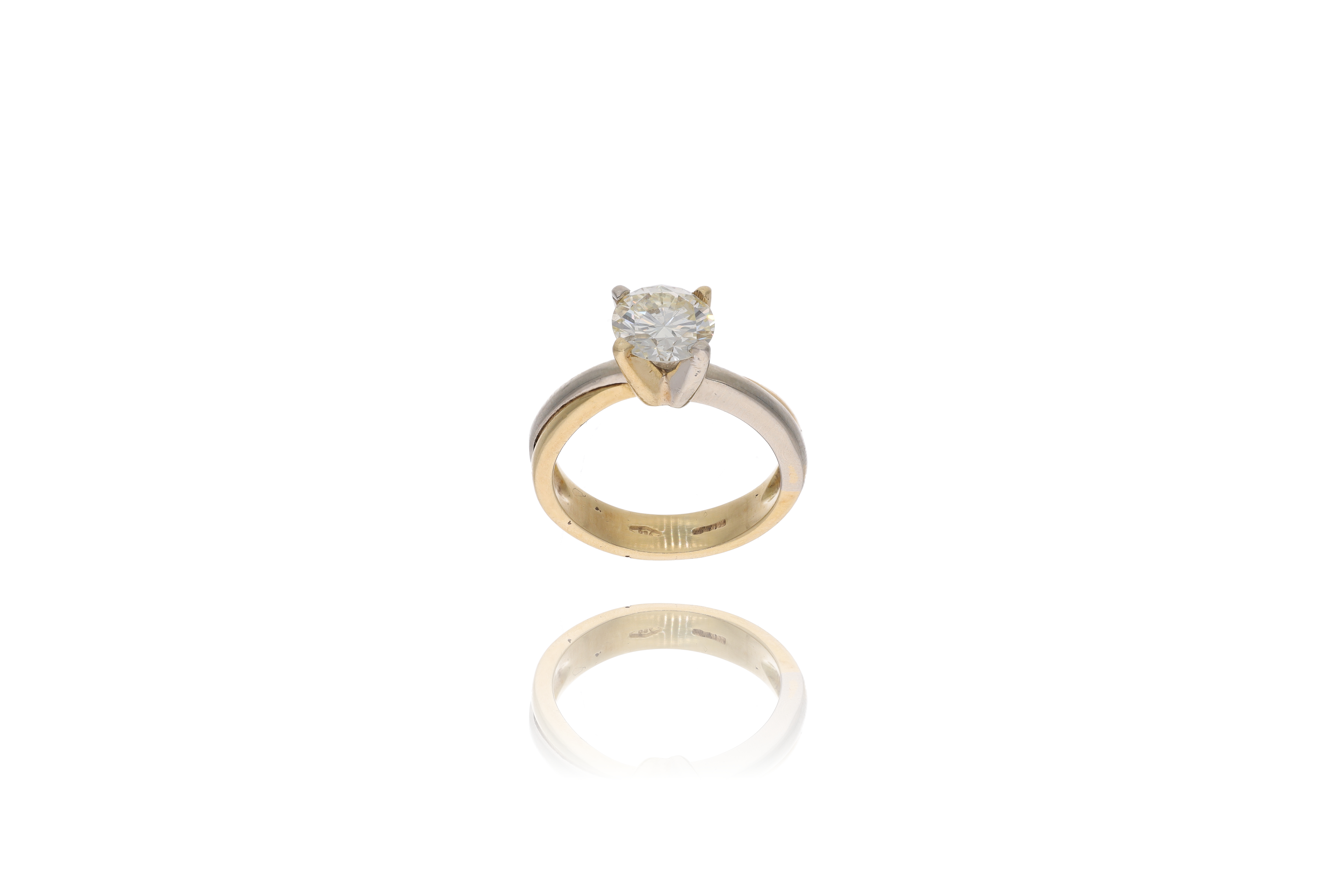 Anello solitario con diamante - Asta Preziosi