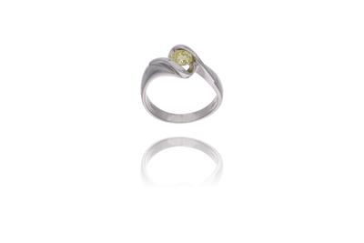 Anello con diamante giallo - Asta Preziosi