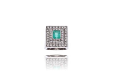 Anello con smeraldo e diamanti - Asta Preziosi Anello con smeraldo e diamanti - Asta Preziosi