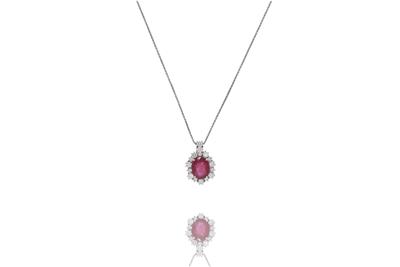 Collana con ciondolo con rubino e diamanti - Asta Preziosi Collana con ciondolo con rubino e diamanti - Asta Preziosi