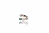Anello con diamanti, smeraldo e perla - Asta Preziosi Anello con diamanti, smeraldo e perla - Asta Preziosi