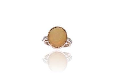 Anello con diamanti e pietra - Asta Preziosi Anello con diamanti e pietra - Asta Preziosi
