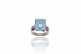 Anello con acquamarina e diamanti - Asta Preziosi Anello con acquamarina e diamanti - Asta Preziosi