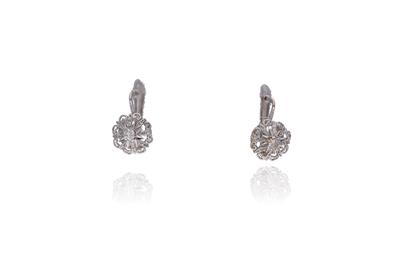 Paio di orecchini con diamanti - Asta Preziosi