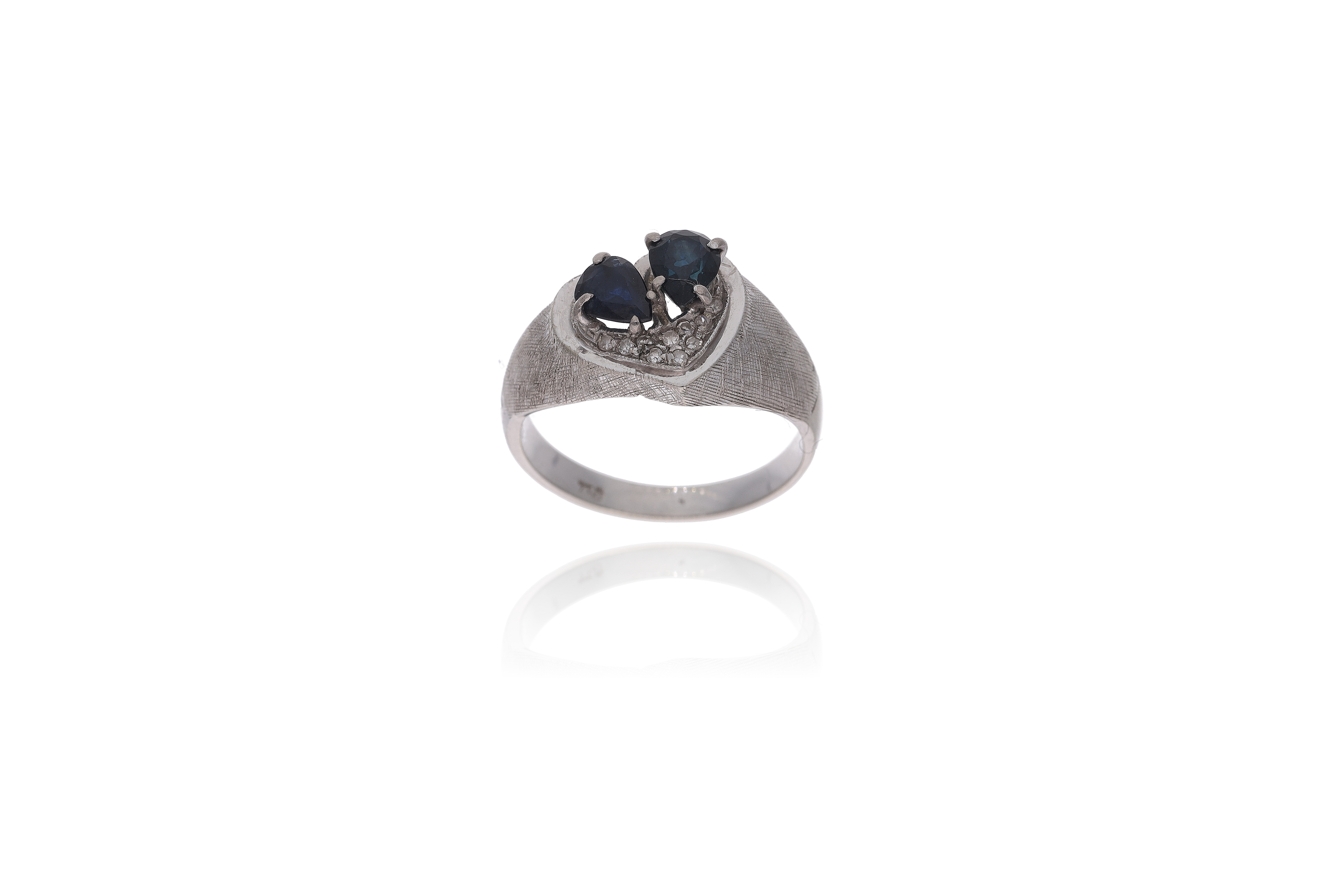Anello con zaffiro e diamanti - Asta Preziosi