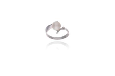 Anello con perla coltivata e diamante - Asta Preziosi Anello con perla coltivata e diamante - Asta Preziosi