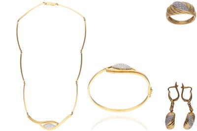 Parure anello, bracciale, collana e paio di orecchini con diamanti - Asta Preziosi Parure anello, bracciale, collana e paio di orecchini con diamanti - Asta Preziosi