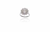 Anello con diamanti e perla coltivata - Asta Preziosi Anello con diamanti e perla coltivata - Asta Preziosi