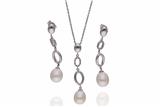 Yukiko, parure con perle coltivate e diamanti - Asta Preziosi Yukiko, parure con perle coltivate e diamanti - Asta Preziosi