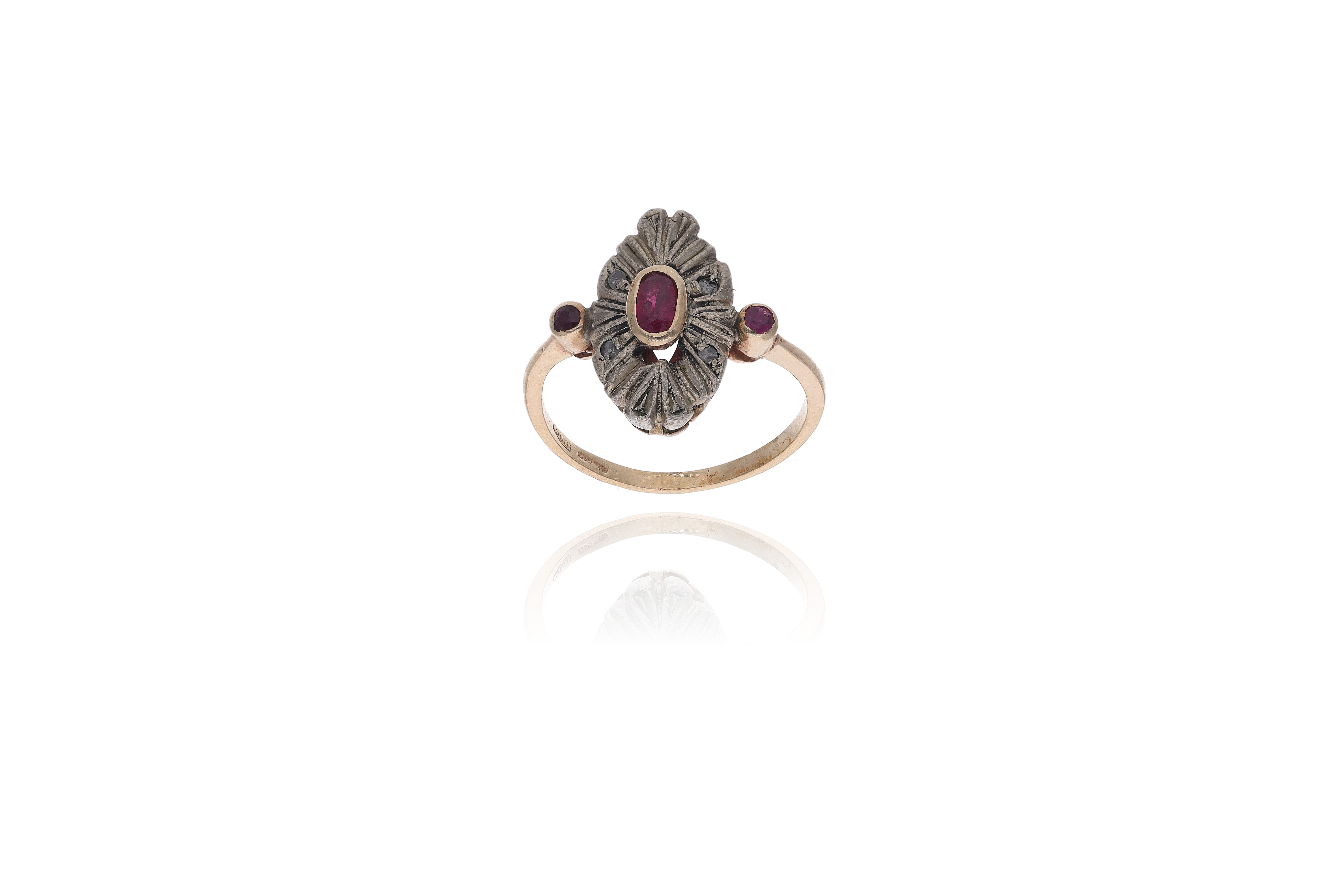 Anello con rubini e diamanti - Asta Preziosi