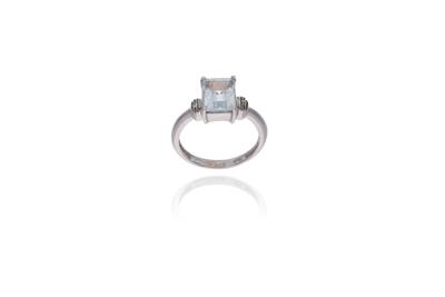 Anello con acquamarina e diamanti - Asta Preziosi Anello con acquamarina e diamanti - Asta Preziosi