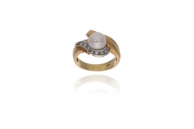 Anello con diamanti e perla coltivata - Asta Preziosi