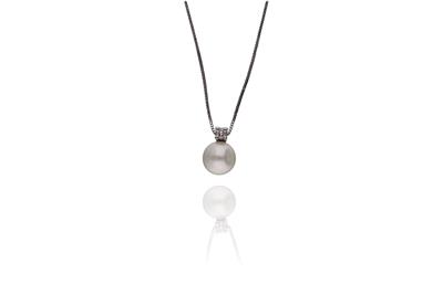 Collana con perla coltivata e piccolo diamante - Asta Preziosi