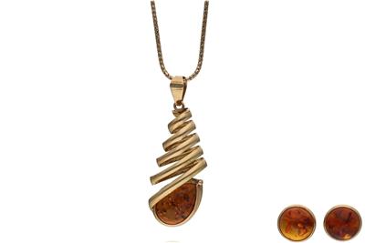 Parure, collana e paio di orecchini con pietre - Asta Preziosi