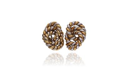 Paio di orecchini in oro - Asta Preziosi