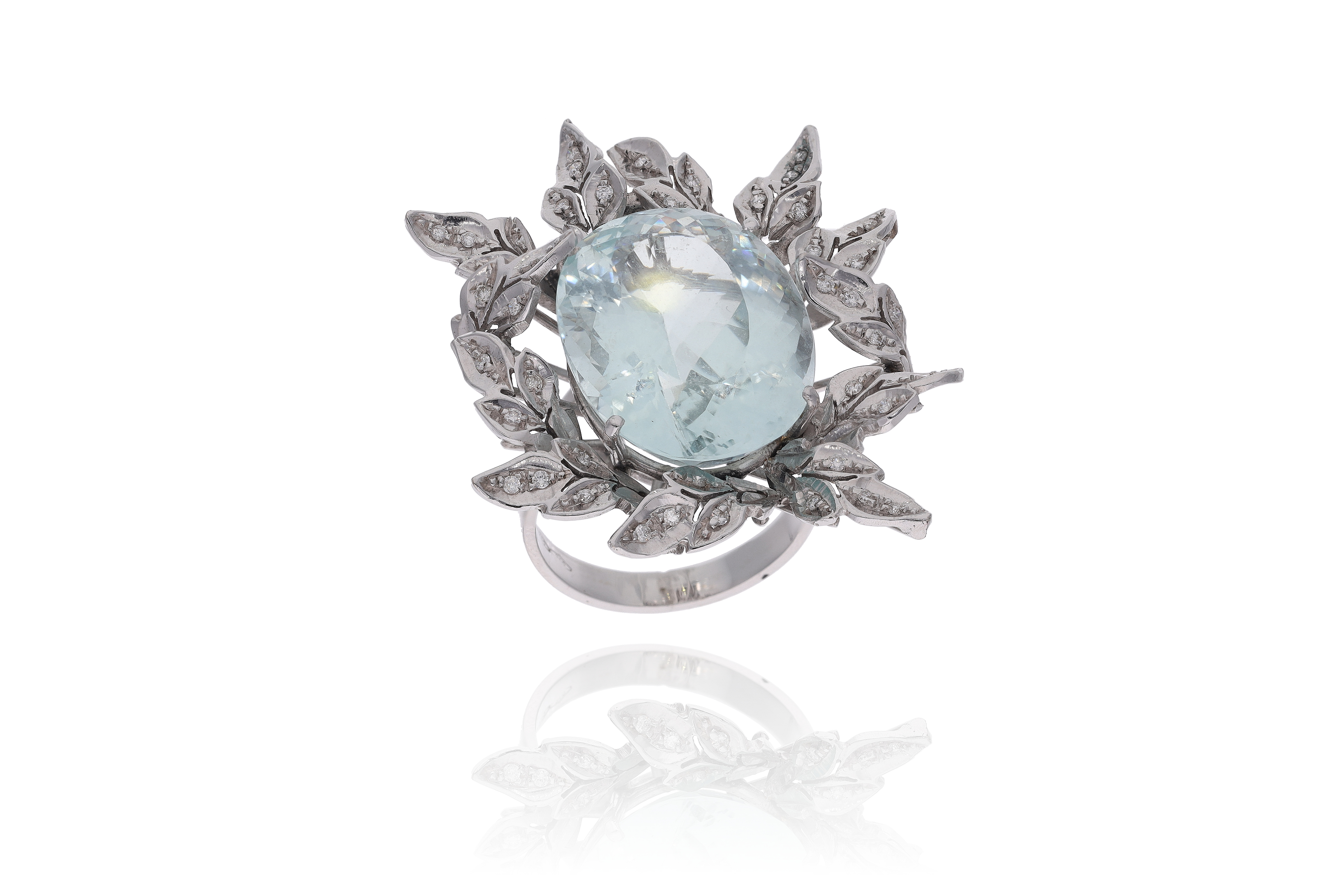 Anello con acquamarina e diamanti - Asta Preziosi