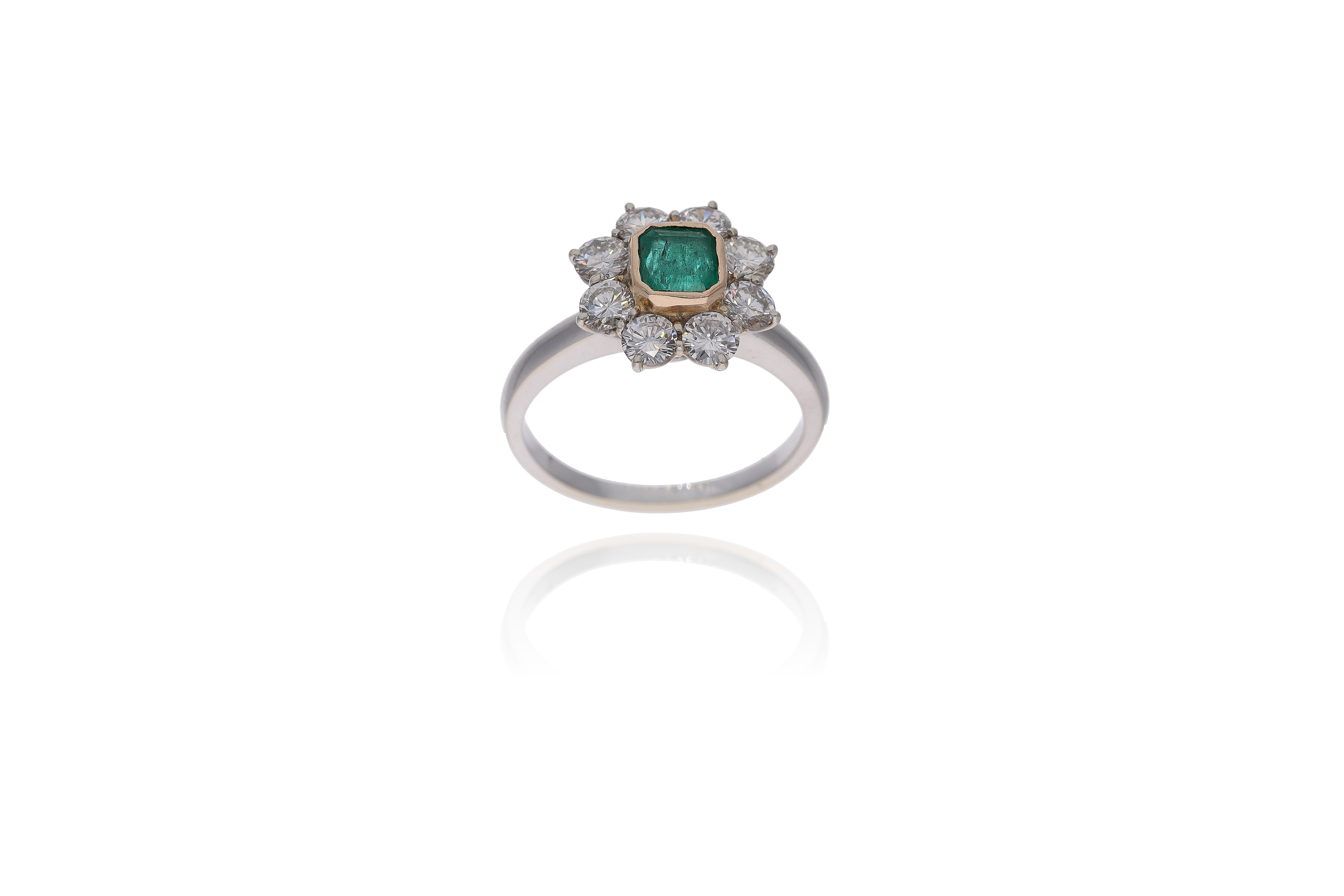 Anello con diamanti e smeraldo - Asta Preziosi