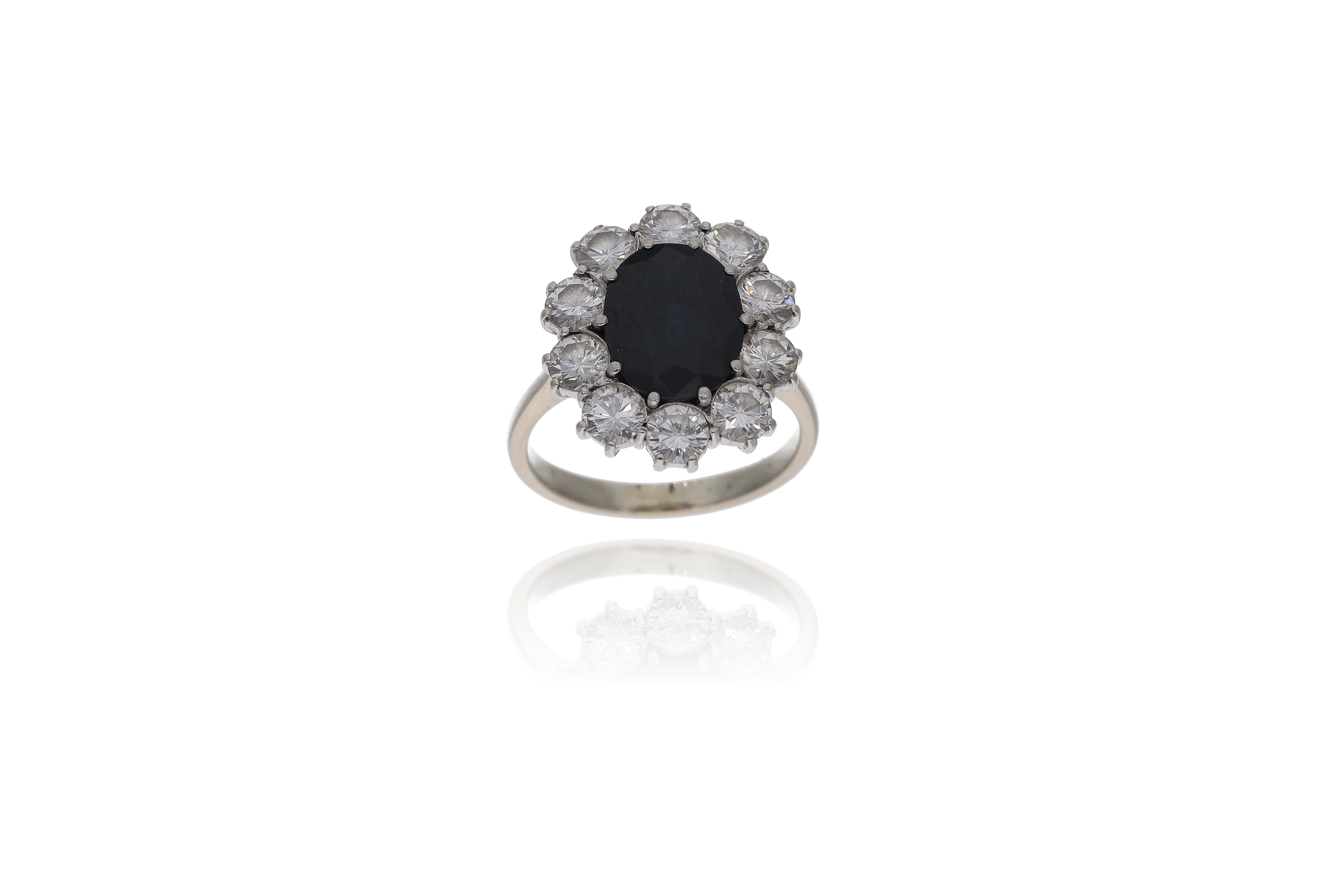Anello con diamanti e zaffiro - Asta Preziosi
