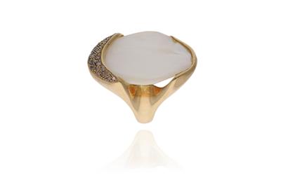Anello con diamanti brown e madre perla - Asta Preziosi Anello con diamanti brown e madre perla - Asta Preziosi