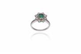 Anello con diamanti e smeraldo - Asta Preziosi Anello con diamanti e smeraldo - Asta Preziosi