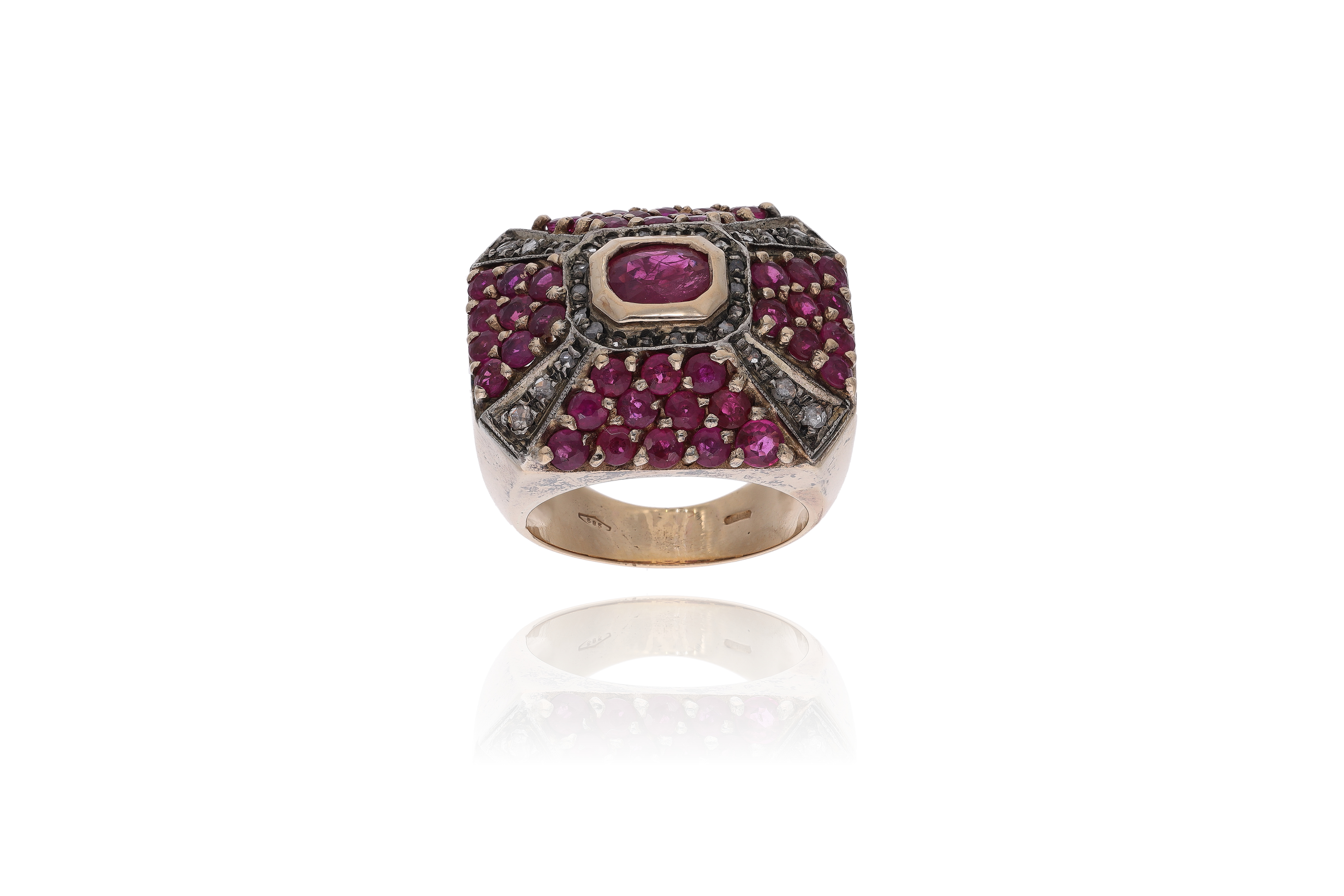 Anello con rubini e diamanti - Asta Preziosi