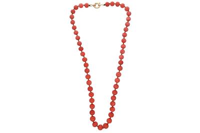 Collana con sfere di corallo a gradazione - Asta Preziosi