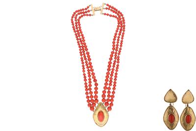 Parure composta da paio di orecchini e collana con coralli - Asta Preziosi Parure composta da paio di orecchini e collana con coralli - Asta Preziosi