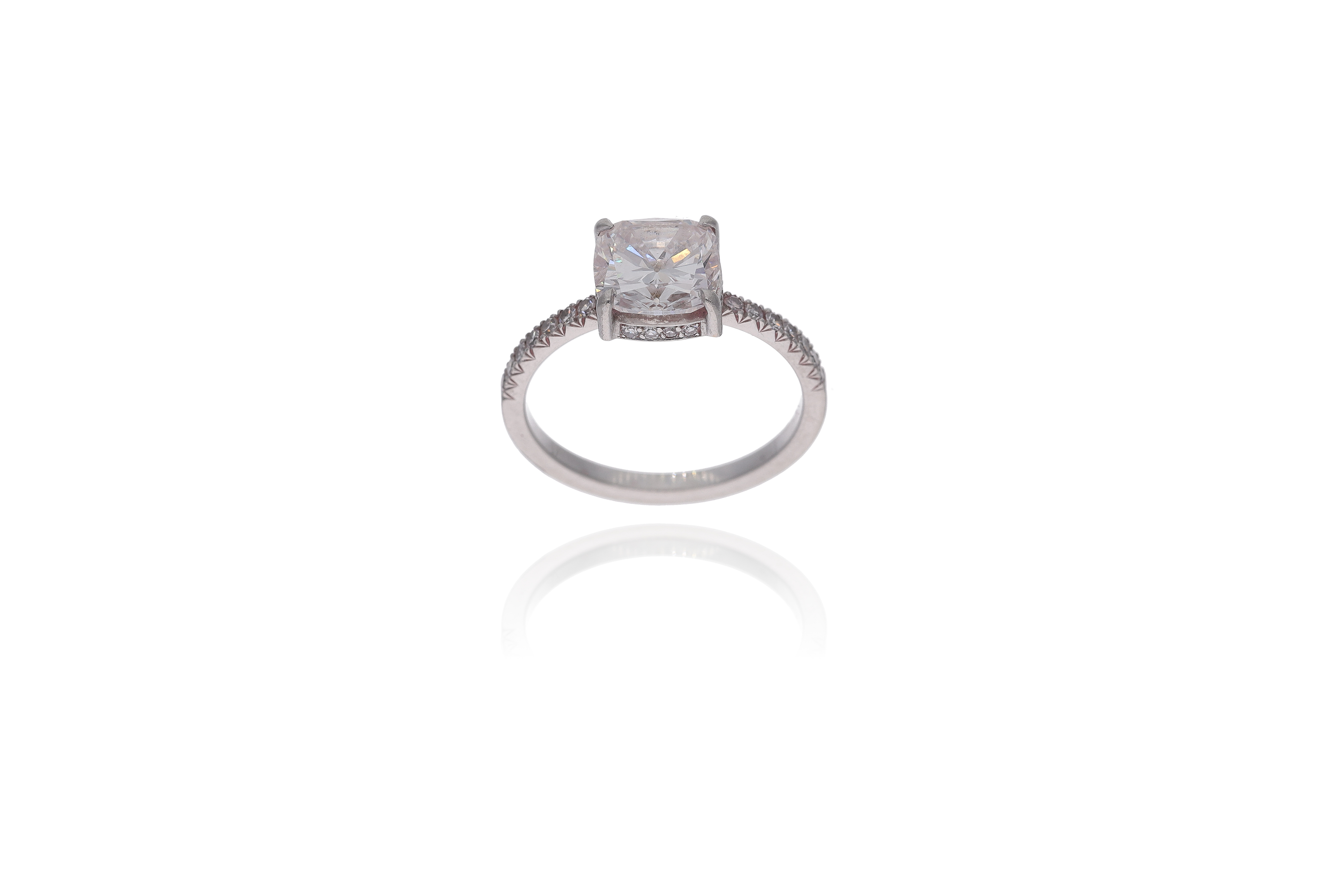 Anello con diamanti - Asta Preziosi