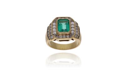 Anello con smeraldo e diamanti - Asta Preziosi Anello con smeraldo e diamanti - Asta Preziosi