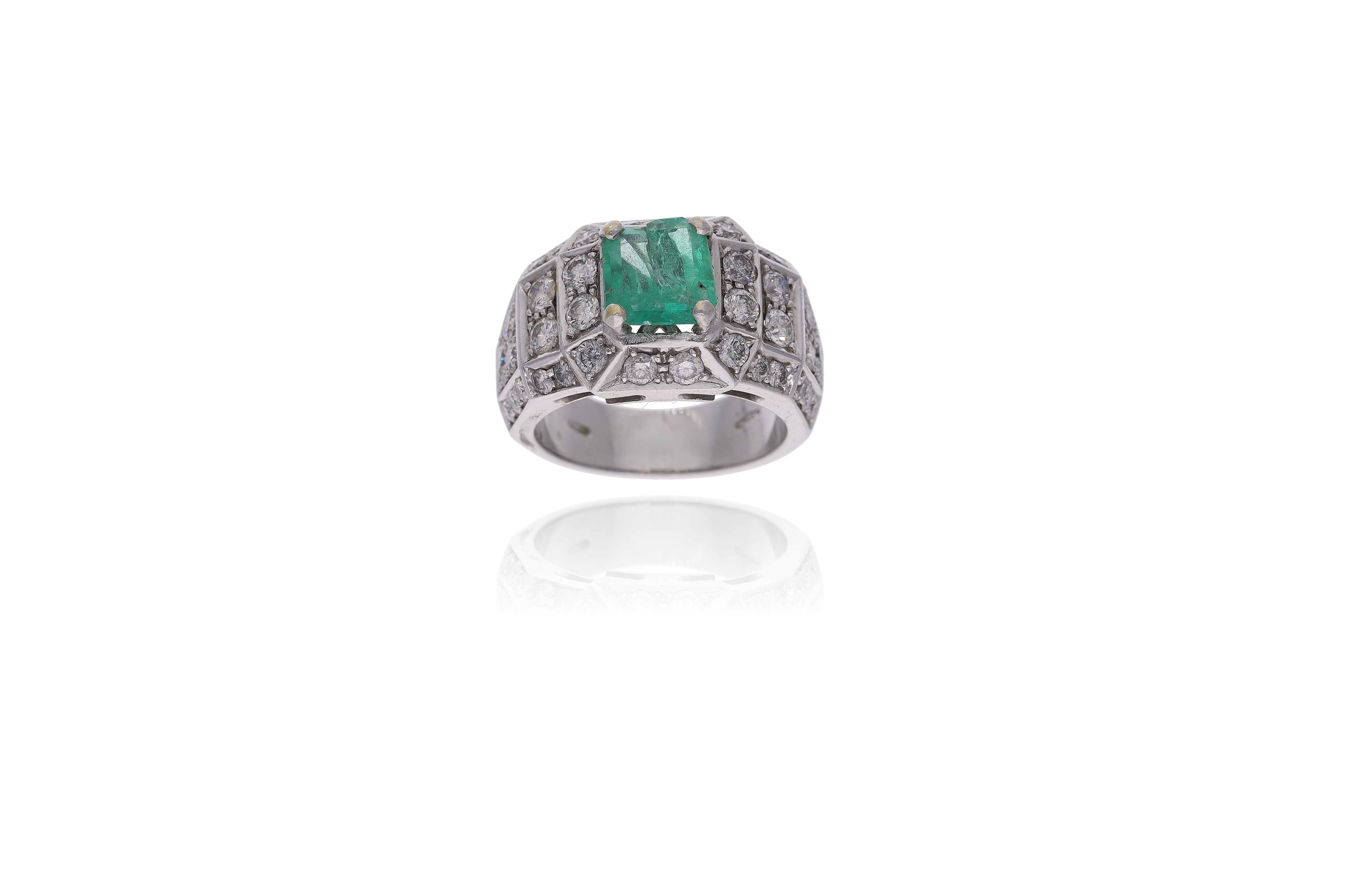 Anello con smeraldo e diamanti - Asta Preziosi