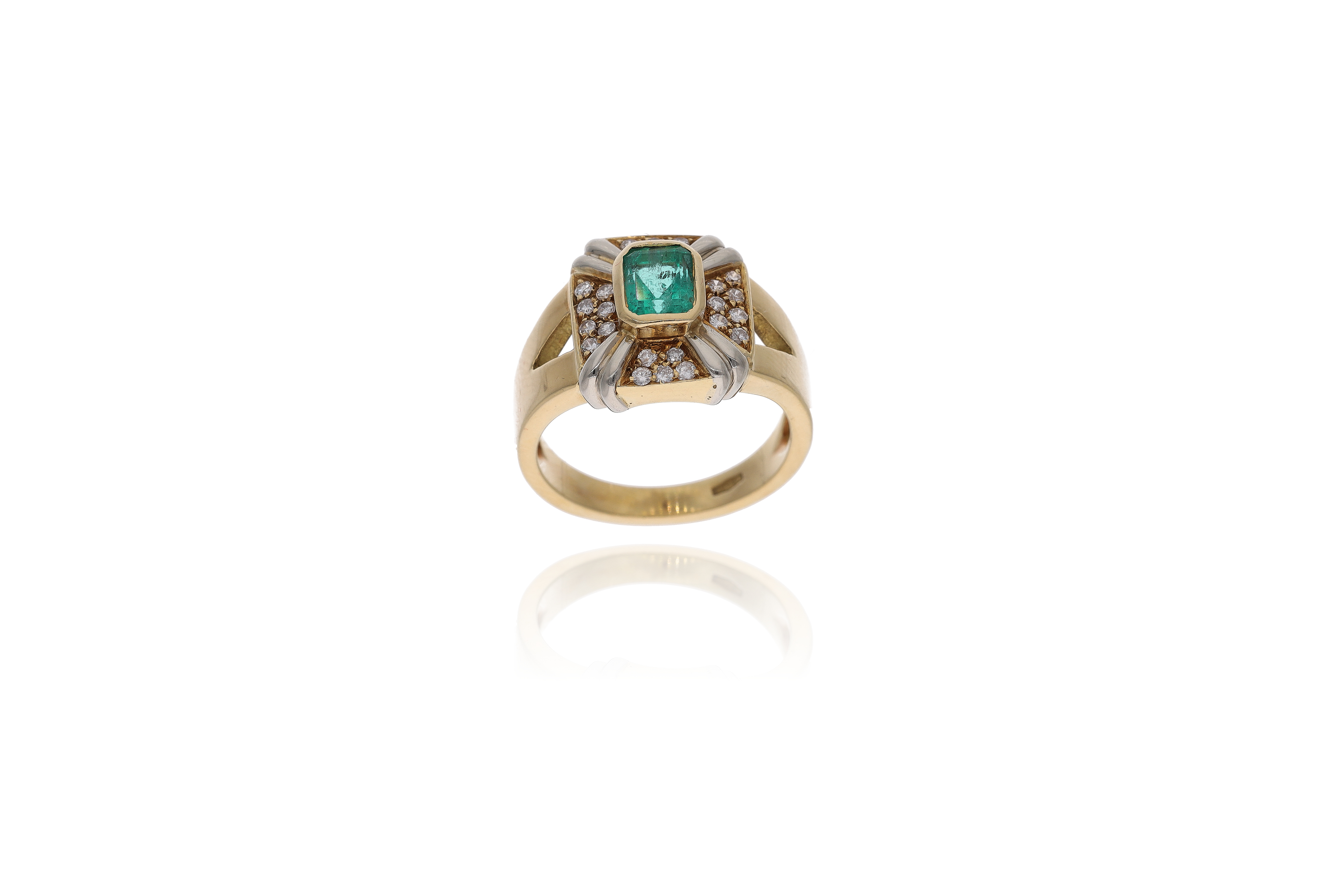 Anello con smeraldo e diamanti - Asta Preziosi