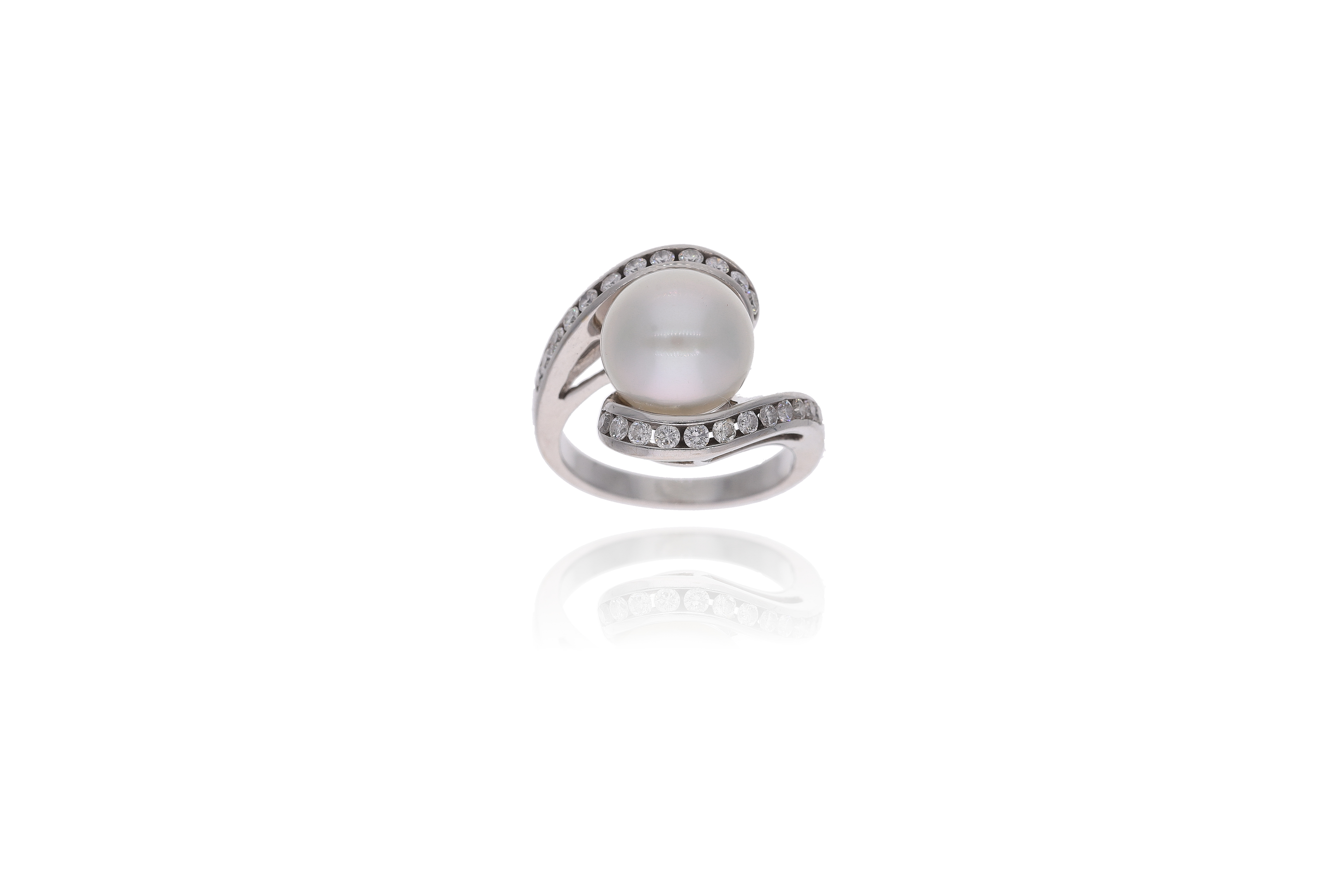 Na Hoku, anello con perla e diamanti - Asta Preziosi