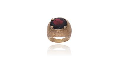 Anello con granato - Gioielli senza tempo