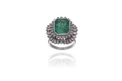 Anello con smeraldo e diamanti - Gioielli senza tempo