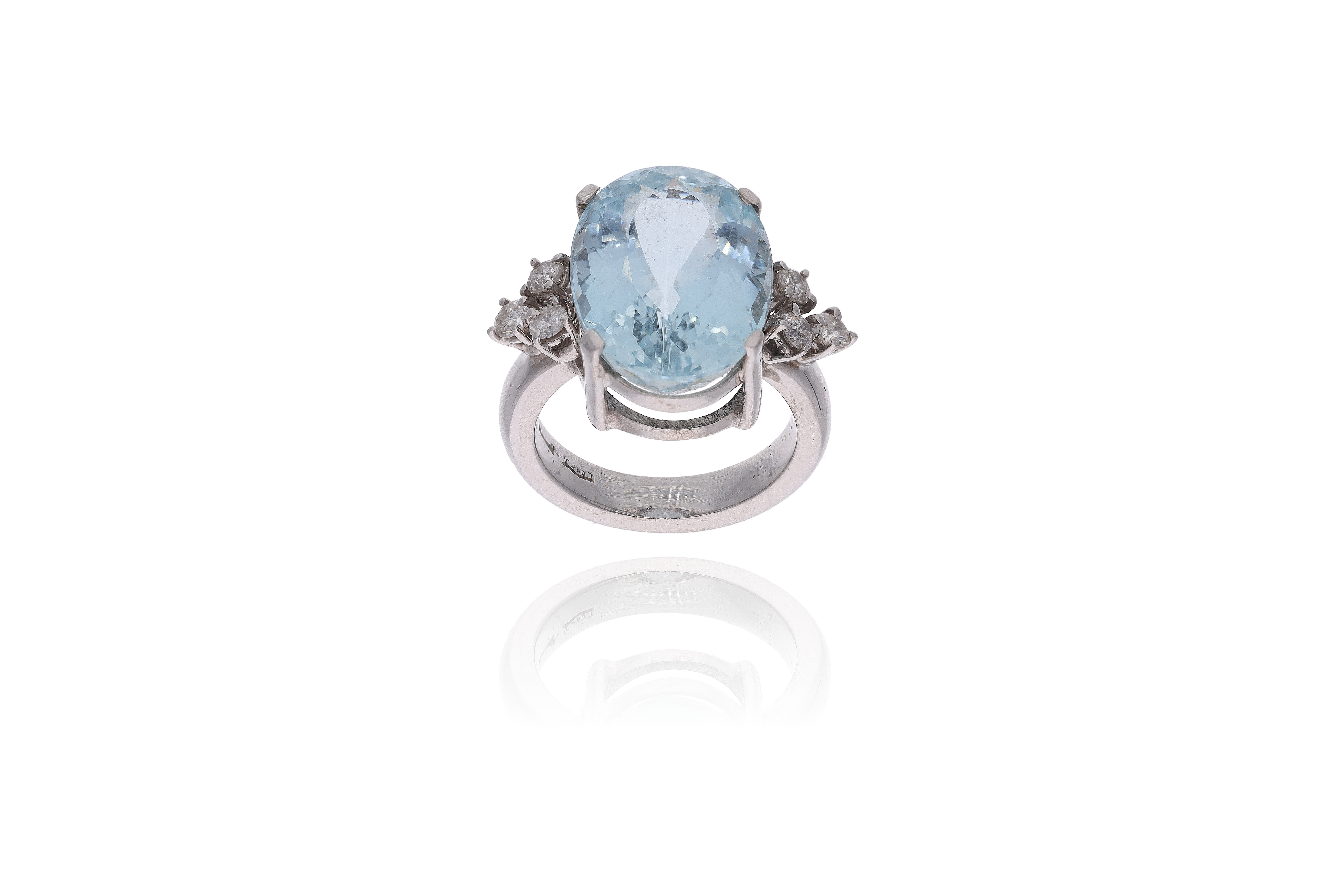 Anello con acquamarina e diamanti - Asta Preziosi