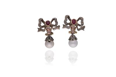 Paio di orecchini con rubini, perle e diamanti - Asta Preziosi