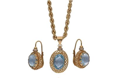 Parure collana. ciondolo e orecchini con pietre - Asta Preziosi