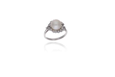 Anello con diamanti e perla coltivata - Asta Preziosi