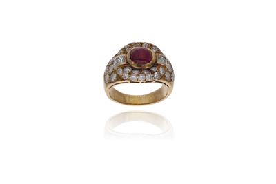 Anello con diamanti e pietra - Asta Preziosi