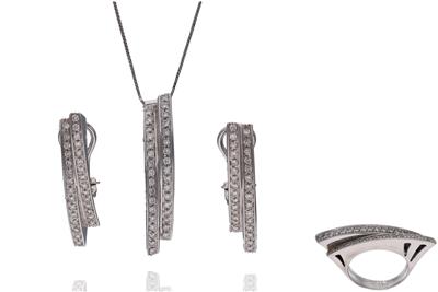 Parure collana, anello, orecchini con diamanti - Asta Preziosi