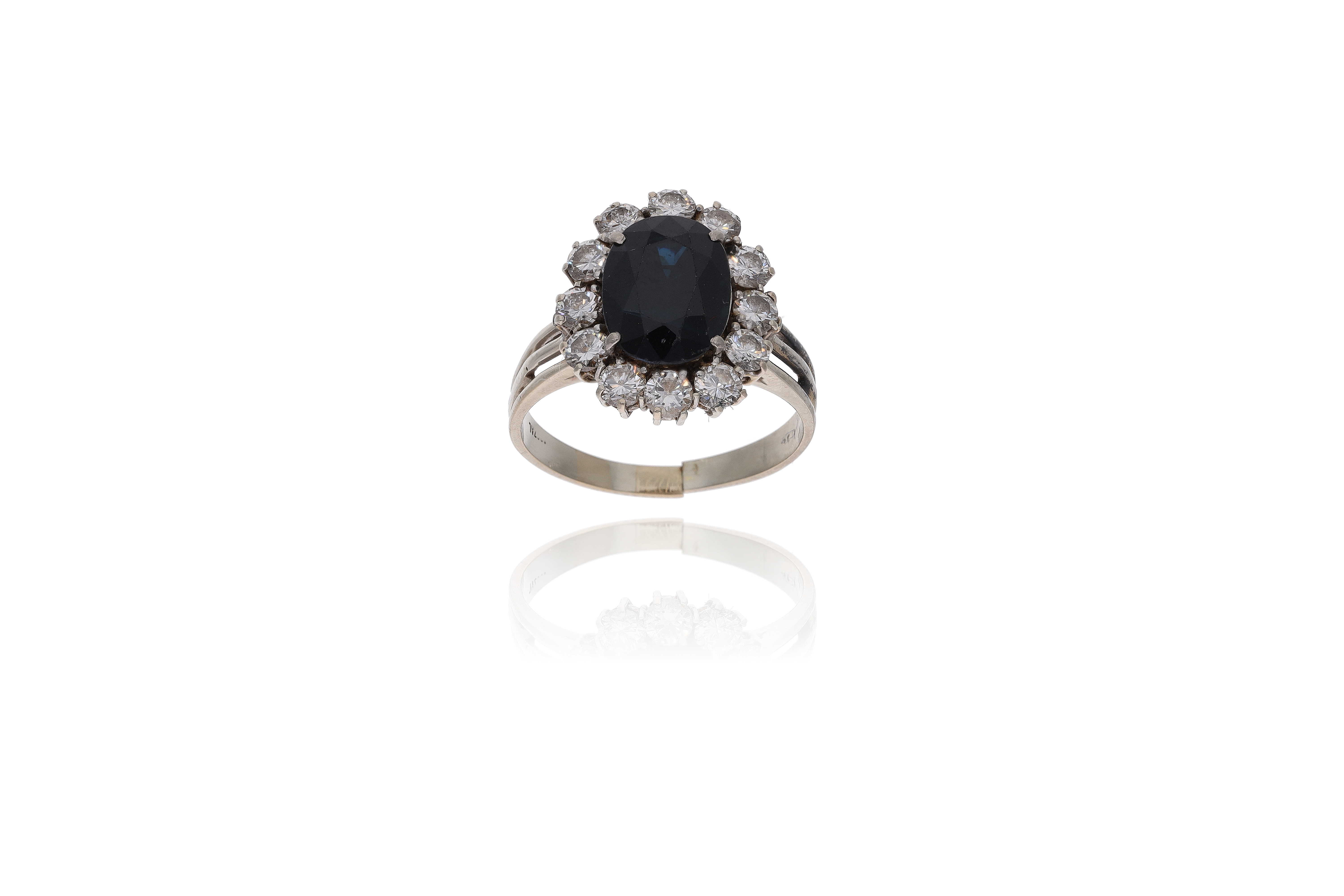 Anello con zaffiro e diamanti - Asta Preziosi