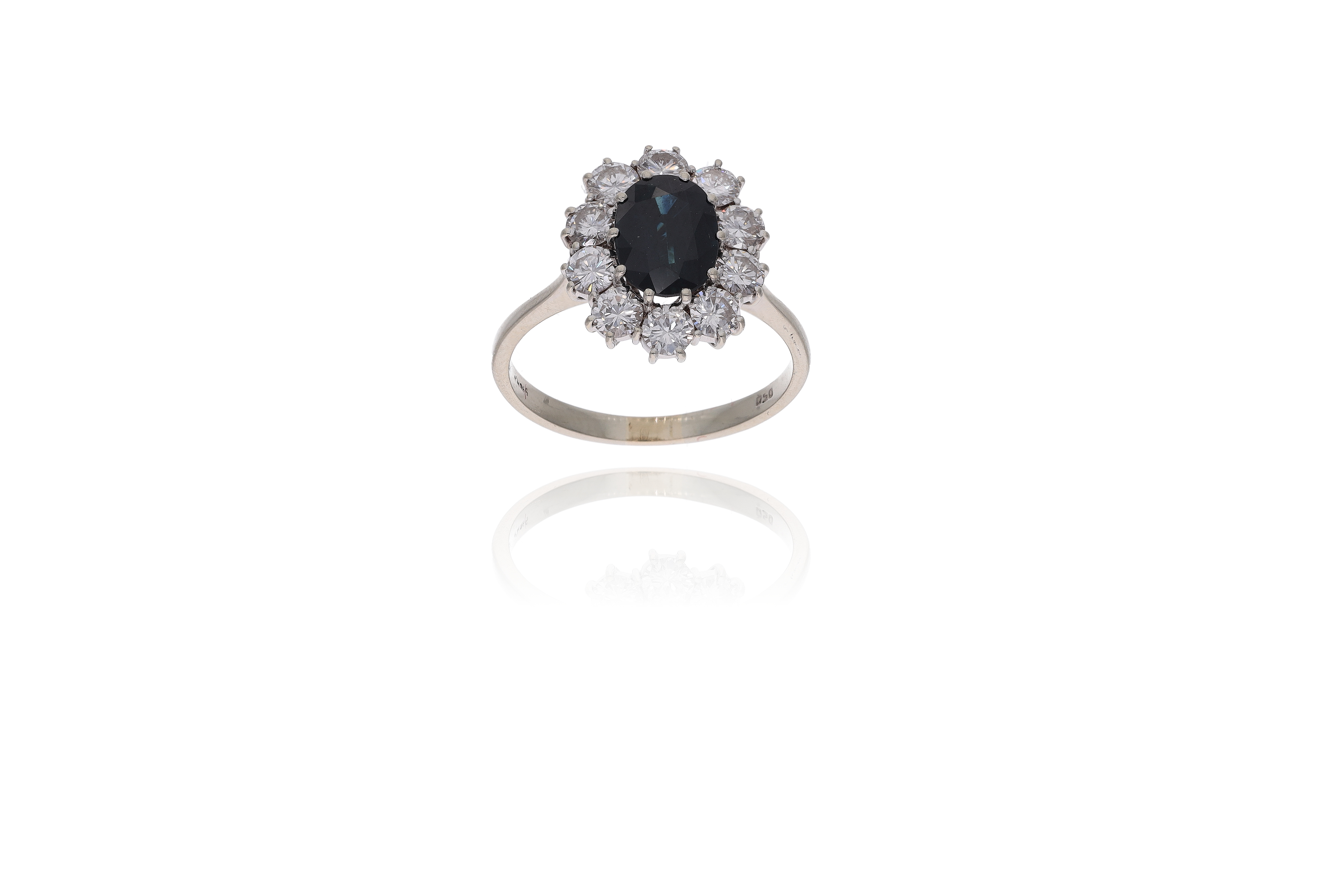 Anello con zaffiro e diamanti - Asta Preziosi