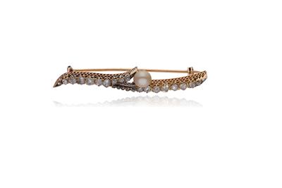 Spilla con diamanti e perla coltivata - Asta Preziosi Spilla con diamanti e perla coltivata - Asta Preziosi