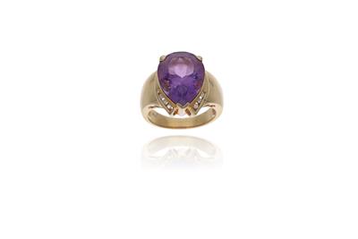 Anello con diamanti e ametista - Asta Preziosi