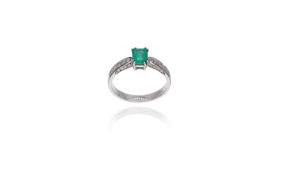 Anello con smeraldo e diamanti - Asta Preziosi Anello con smeraldo e diamanti - Asta Preziosi